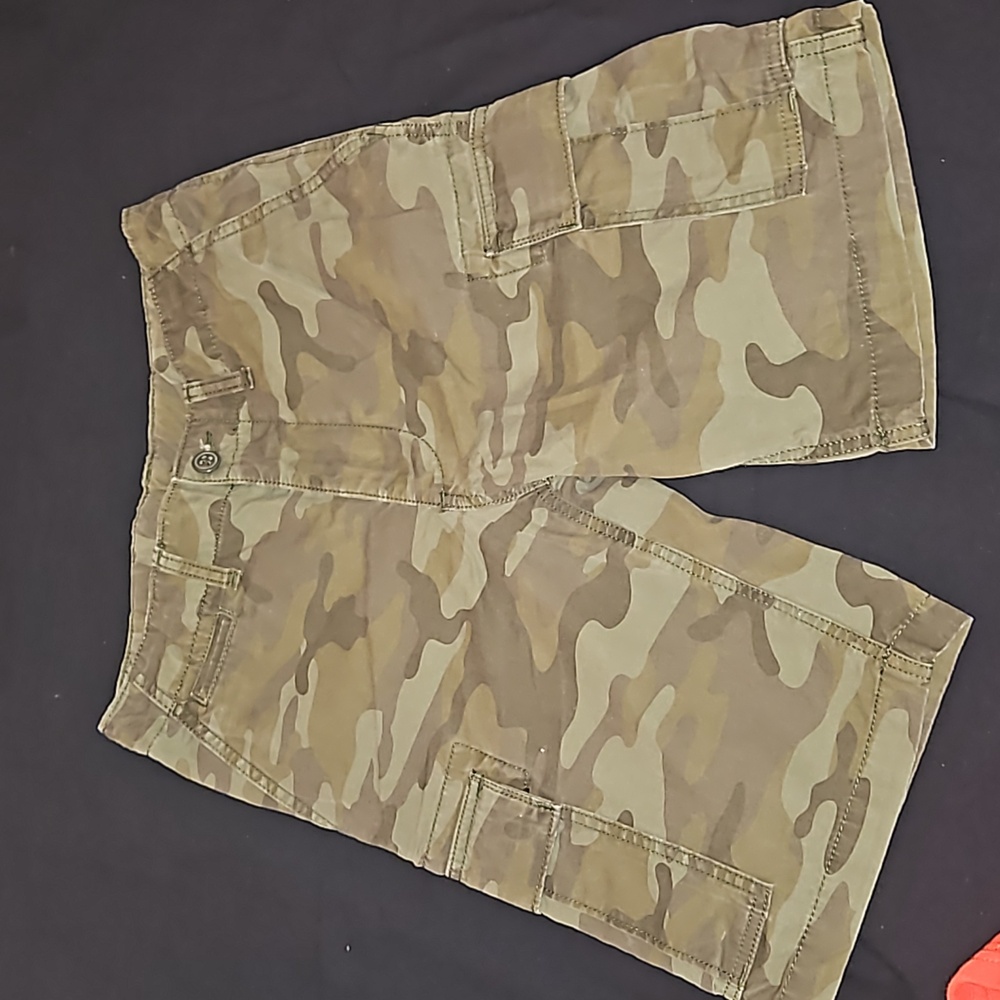 Gap cargo shorts